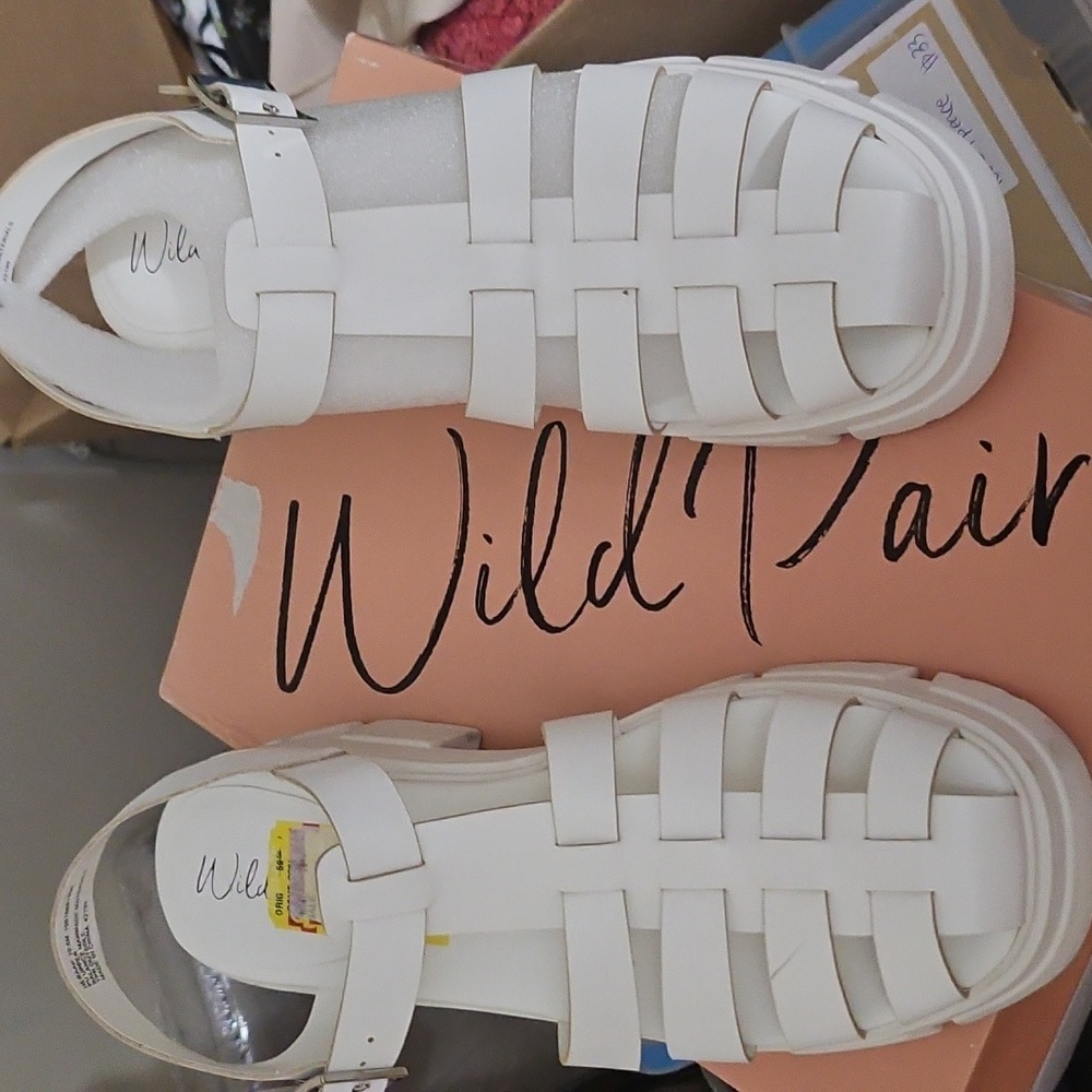 Wild Pair Womens Heraa Strappy Fisherman Sandals